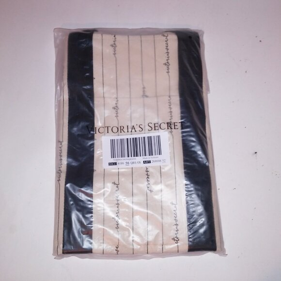 Victoria Secret Tote Bag Cream Black Allover Signature Logo Canvas Zip Up New Wi - Picture 11 of 11